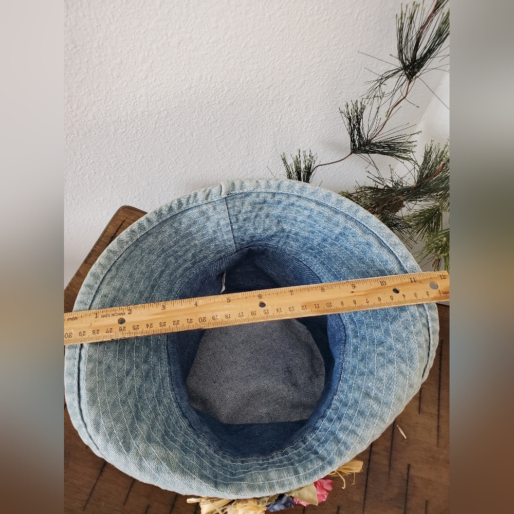 Vintage 90s Cotton Light Wash Denim Bucket Hat with Floral Raffia Detail - Picture 5 of 12